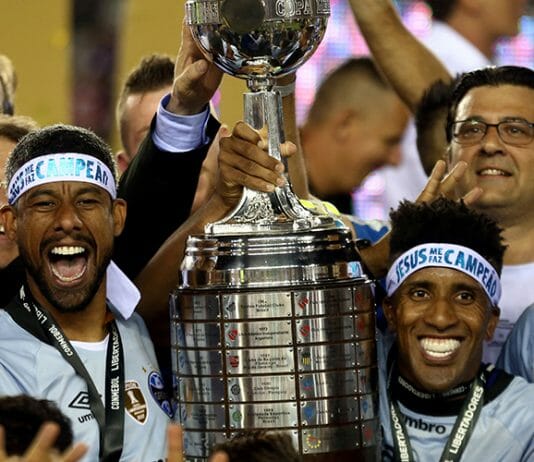 Com jogadores de sua base e soberano na final, Grêmio conquista tri da Libertadores