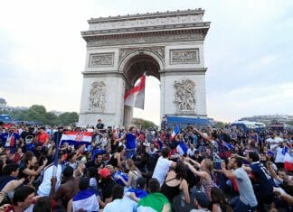 Toma que a bola é tua, mas a taça é minha