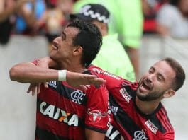 Henrique Dourado (à esq.) e Everton Ribeiro