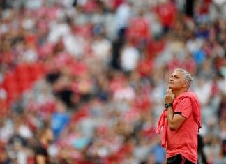 United e Leicester abrem a briga pelo título inglês José Mourinho