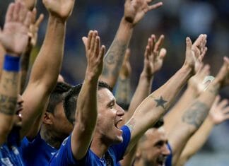 Corinthians é eliminado e impede dérbi histórico; Cruzeiro passa com derrota Thiago Neves Cruzeiro