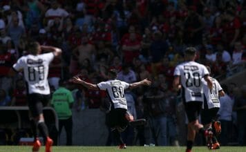 Palmeiras e Grêmio encostam nos líderes Leandro Carvalho