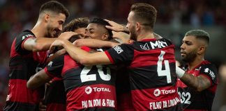 flamengo comemora gustavo henrique