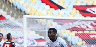 atletico mineiro comemora flamengo