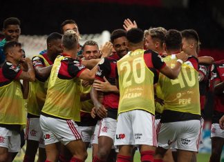 Grêmio e Flamengo em duelo pesado; Corinthians ainda quer sonhar flamengo comemora